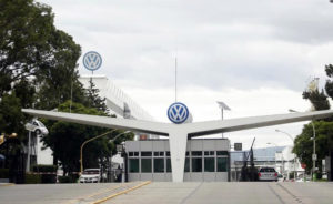 Fujikura y Seglo, proveedoras de VW, anuncian paro técnico