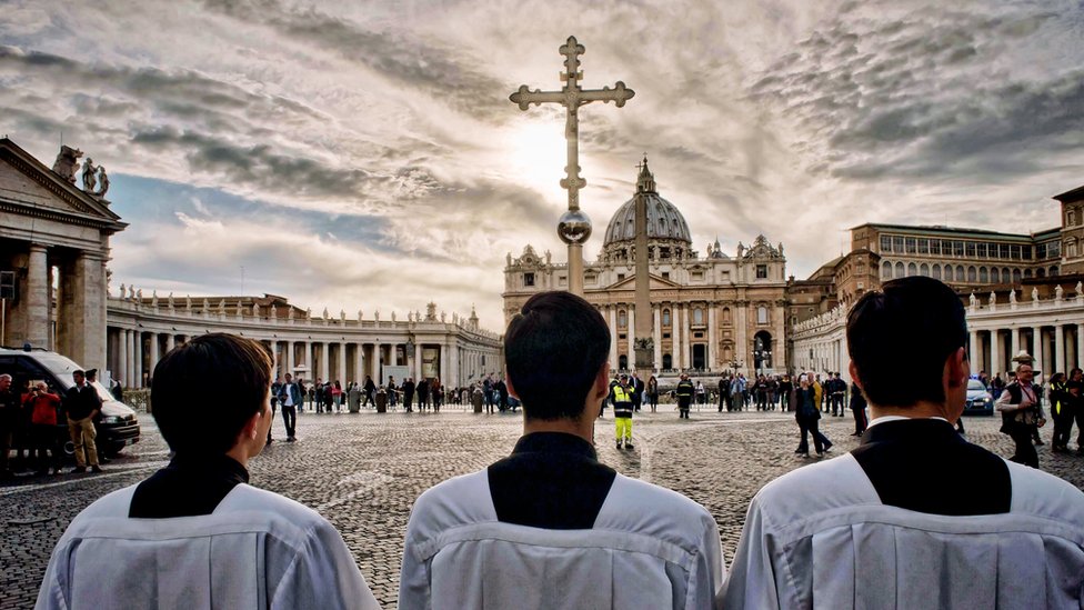 Vaticano pide 6 años de cárcel para padre acusado de abuso sexual a un menor de edad