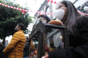 Poblanos celebran al Señor de las Maravillas sin medidas sanitarias