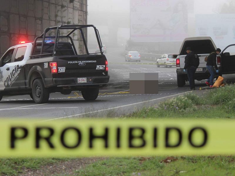 Cuelgan a dos personas en un puente de Zacatecas