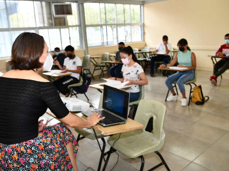 En Chihuahua, maestros atienen a 15 mil alumnos por rezago escolar