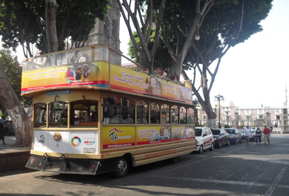 Autobuses turísticos solicitan regreso al zócalo de Puebla