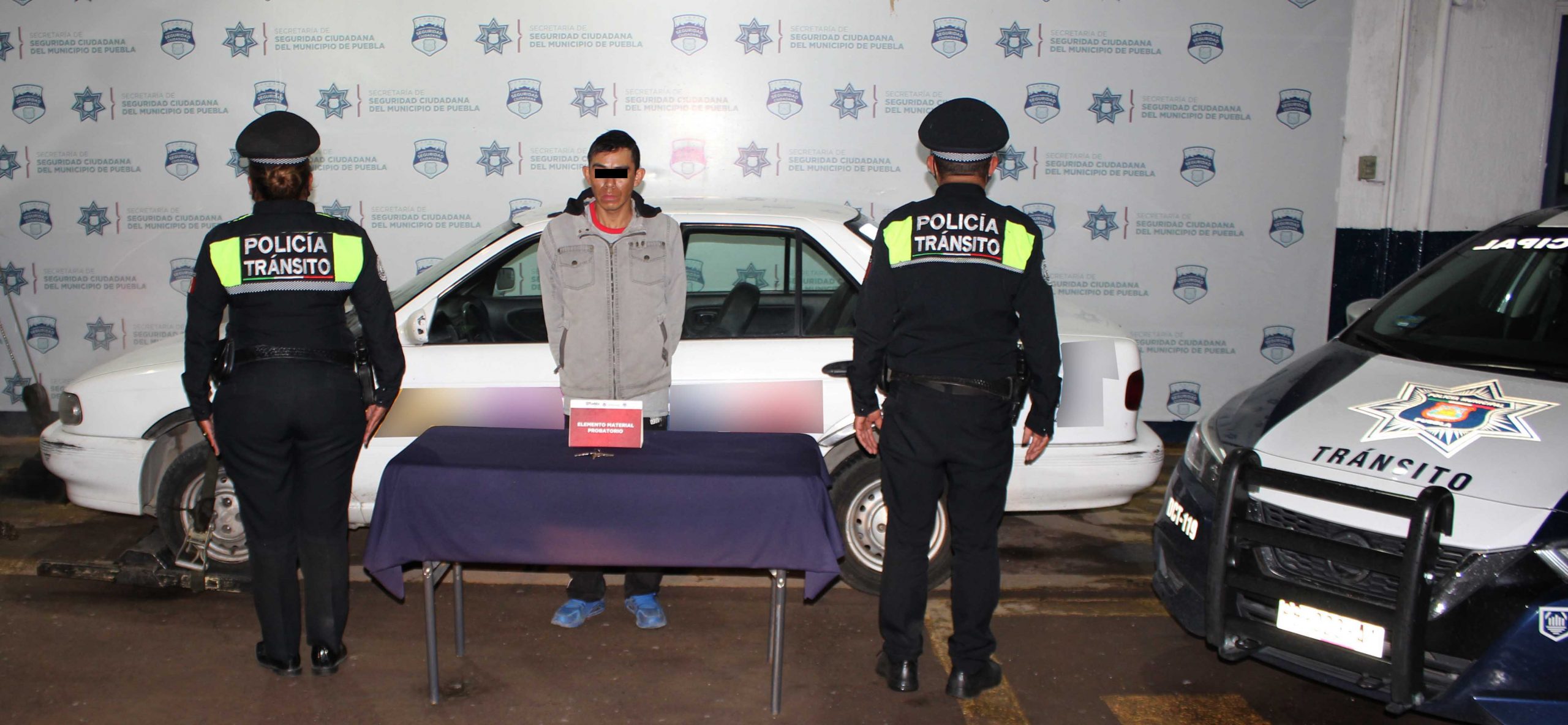 Recuperaron policías de tránsito de la SSC de Puebla un vehículo robado; hay una persona detenida