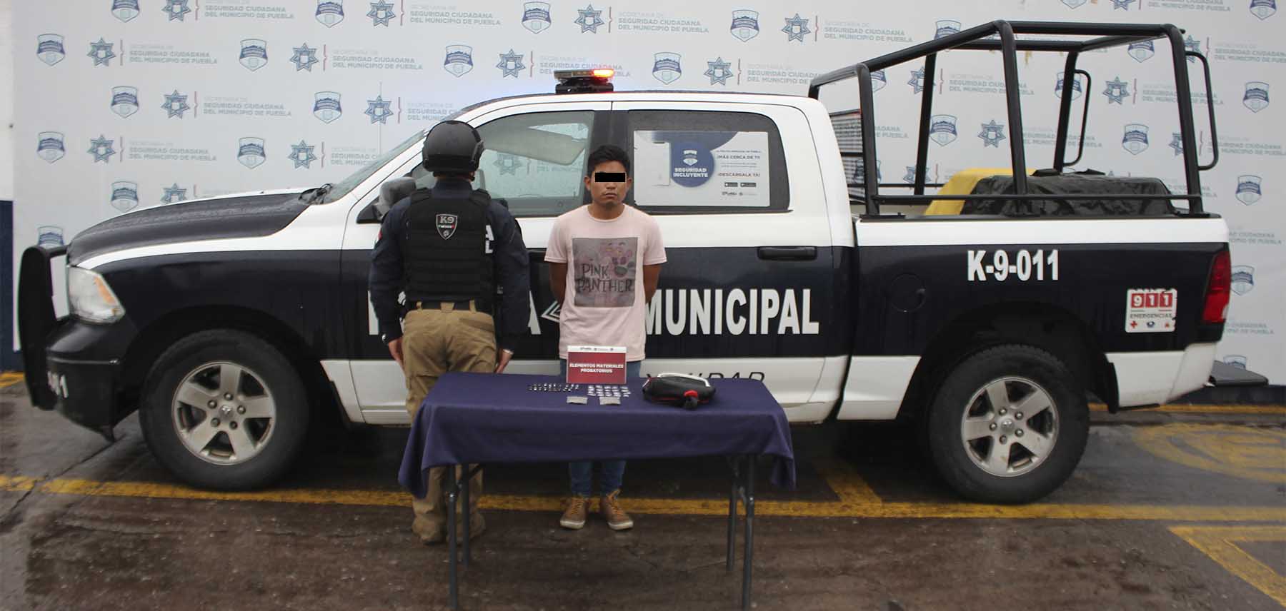 Detuvo policía municipal de Puebla a probable narcomenudista