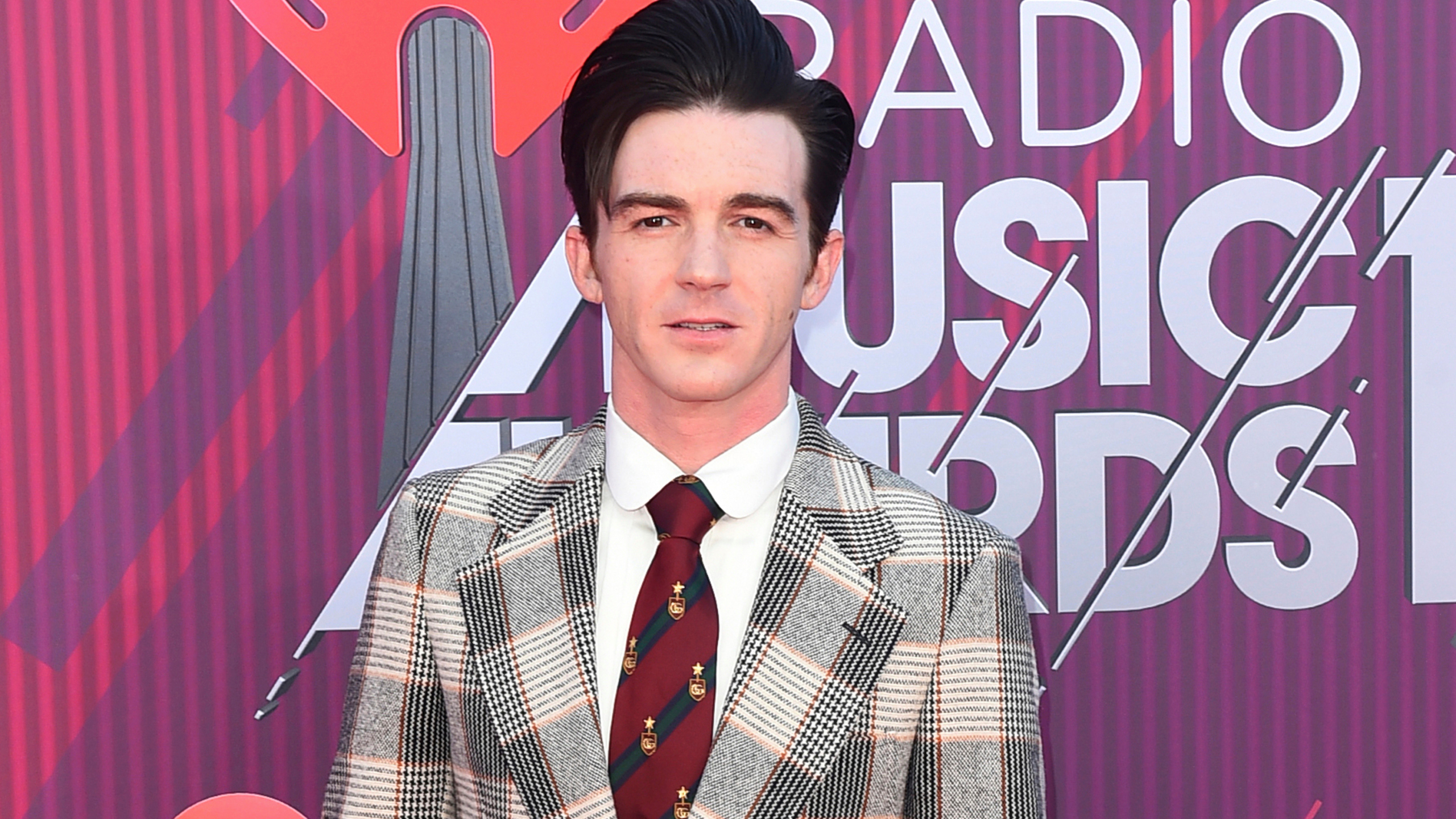 Dan dos años de libertad condicional a Drake Bell por delitos contra menores