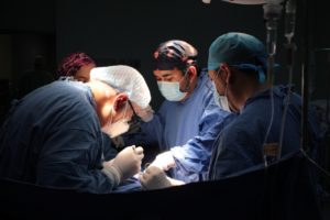 Médicos del IMSS logran exitoso trasplante  de riñón de donante vivo