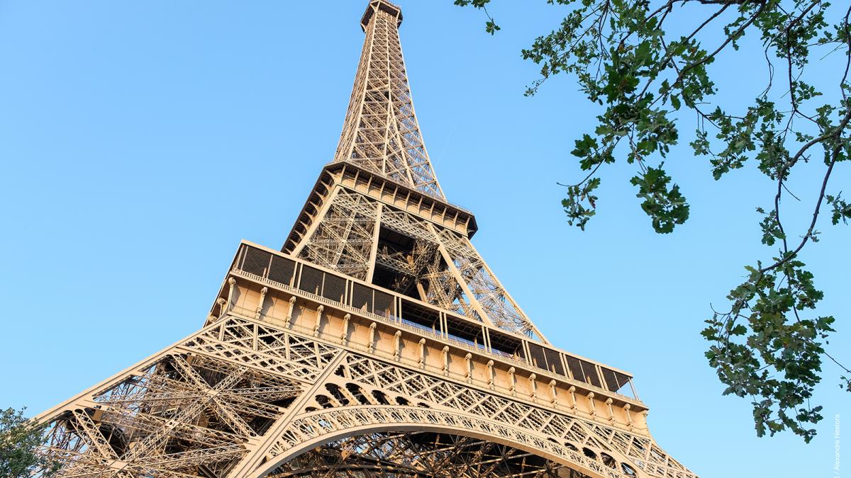 Tras 8 meses sin operar, Torre Eiffel reabre sus puertas