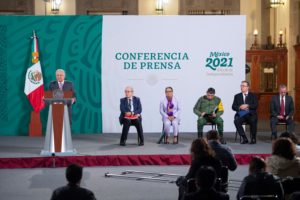 Gobierno federal valora vacunar contra COVID-19 a menores de 18 años con enfermedades o padecimientos