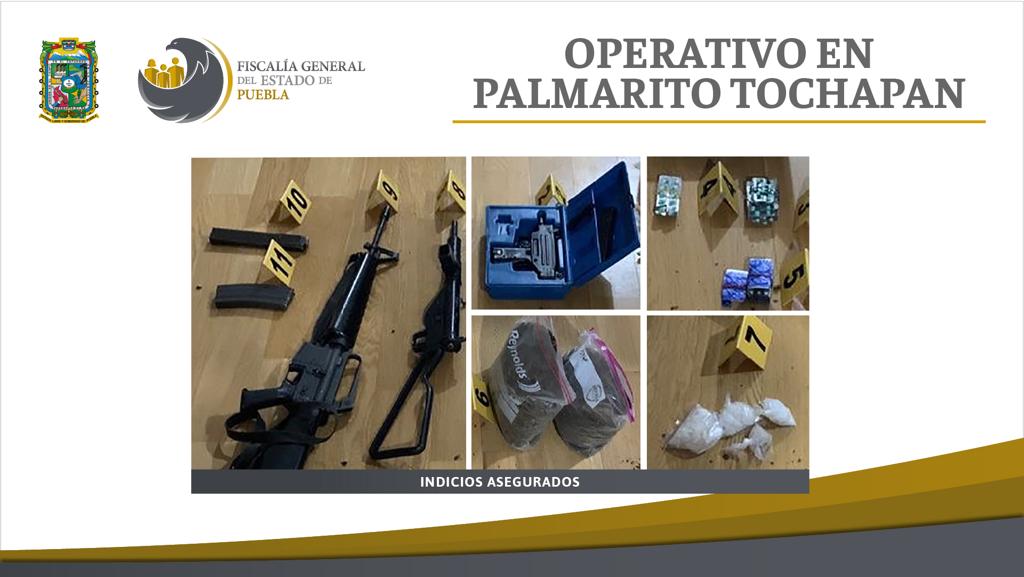 La Fiscalía aseguró indicios que incluyen armas, drogas y equipo de circuito cerrado en Palmarito Tochapan