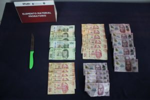 Detuvo policía municipal de Puebla a probable asaltante de tienda OXXO