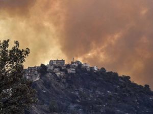 Incendios en Argelia dejan 42 muertos, incluidos 25 soldados