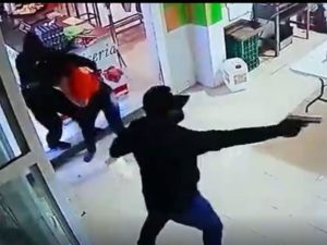 Hombres armados secuestran a empleada en Guanajuato
