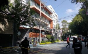 Explosión en edificio habitacional en CDMX deja decenas de heridos