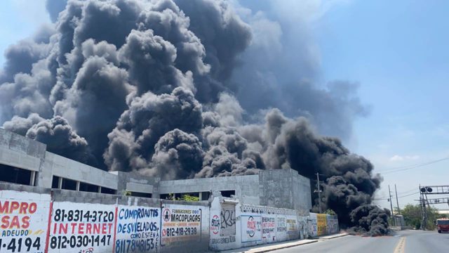En Nuevo León incendio en fábrica deja cuatro heridos