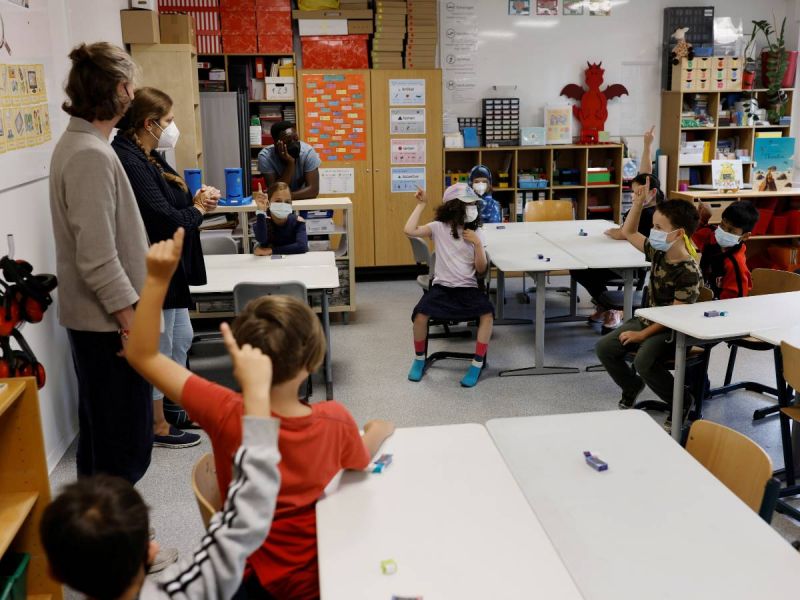 Hacen pruebas PCR a alumnos para regreso a clases en Berlín