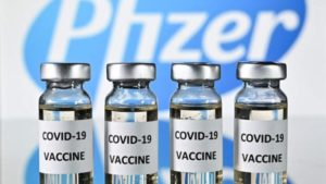 Pfizer busca autorización a EU para tercera dosis