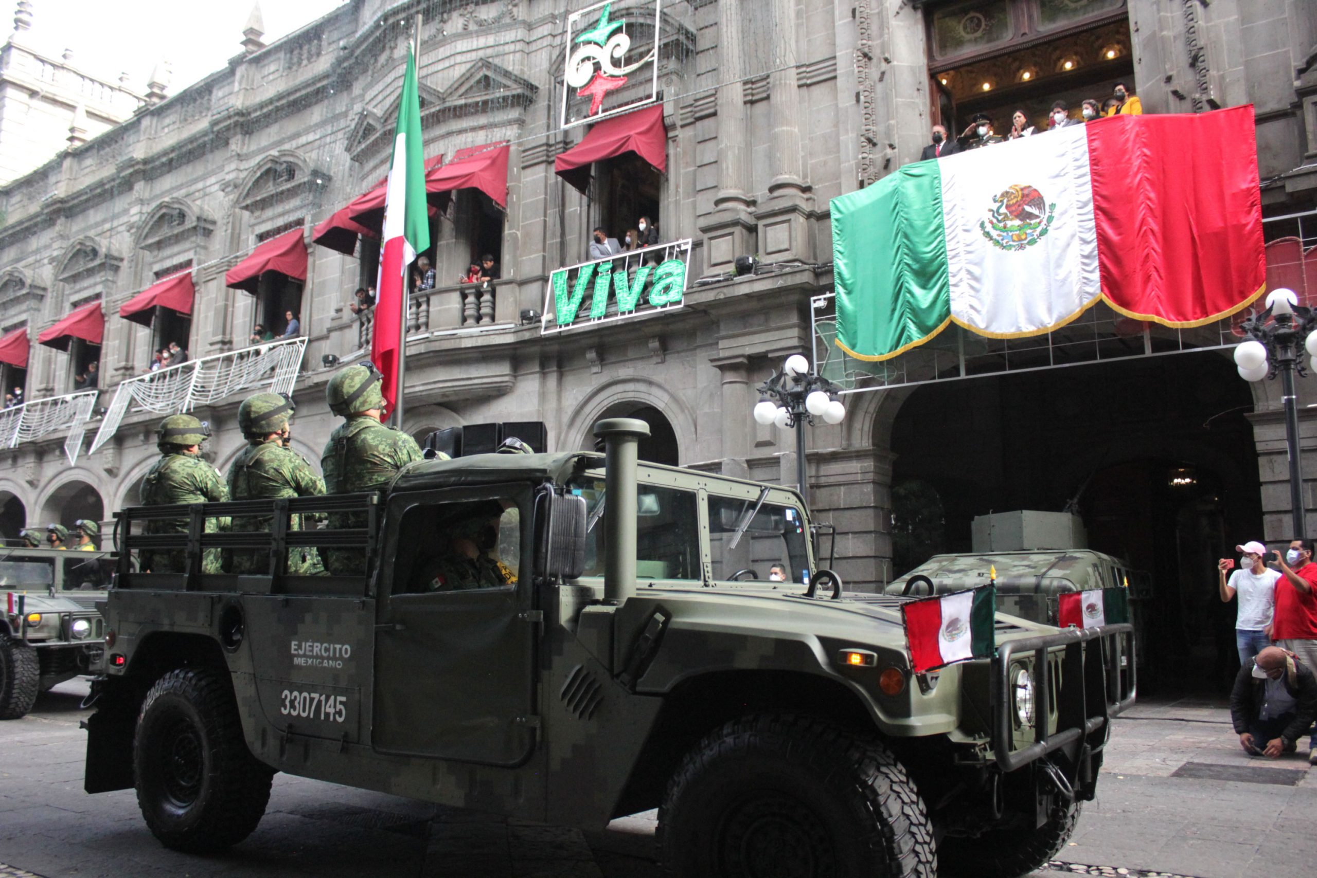 Con acto cívico y desfile, celebra Ayuntamiento de Puebla el 211 Aniversario del Inicio de la Independencia