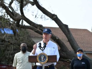 Biden visita zona destruida por el huracán ‘Ida’ en Luisiana