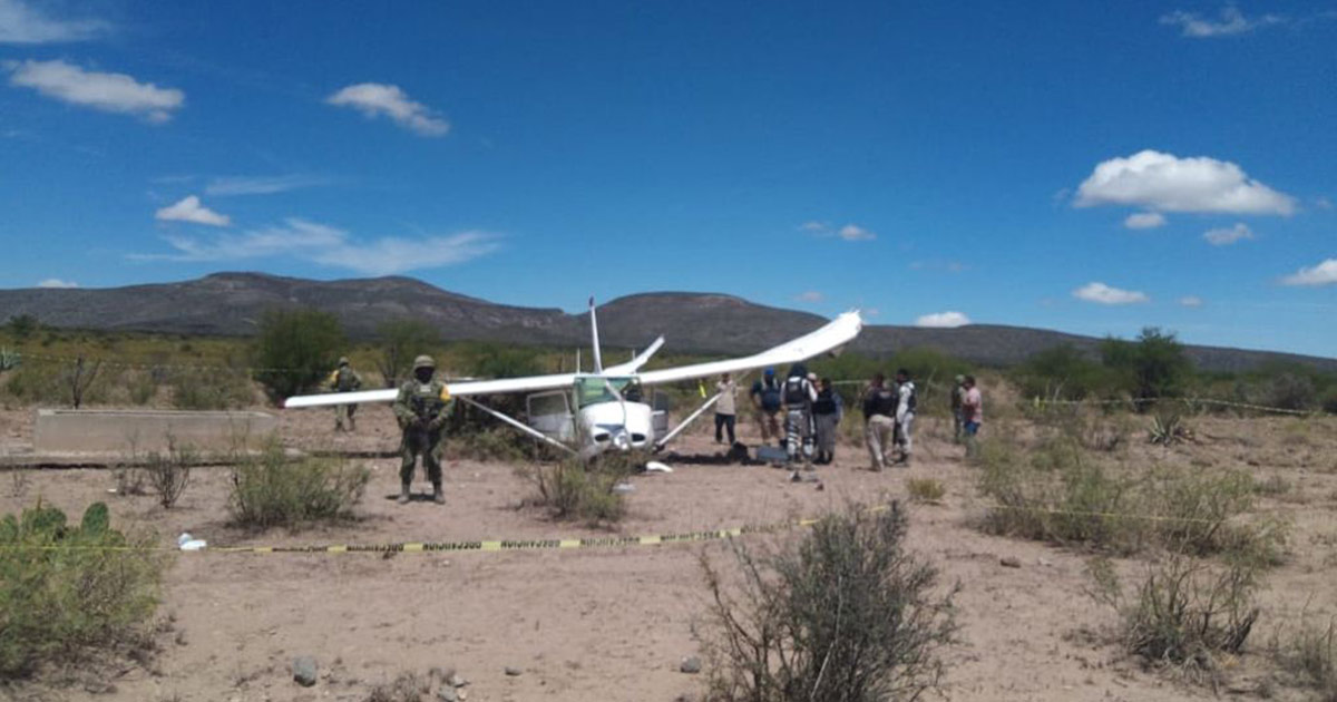 En Coahuila, avioneta aterriza de emergencia, no se reportan muertos ni heridos