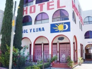 Secuestran a 20 extranjeros en hotel de San Luis Potosí