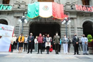 Con acto cívico y desfile, celebra Ayuntamiento de Puebla el 211 Aniversario del Inicio de la Independencia
