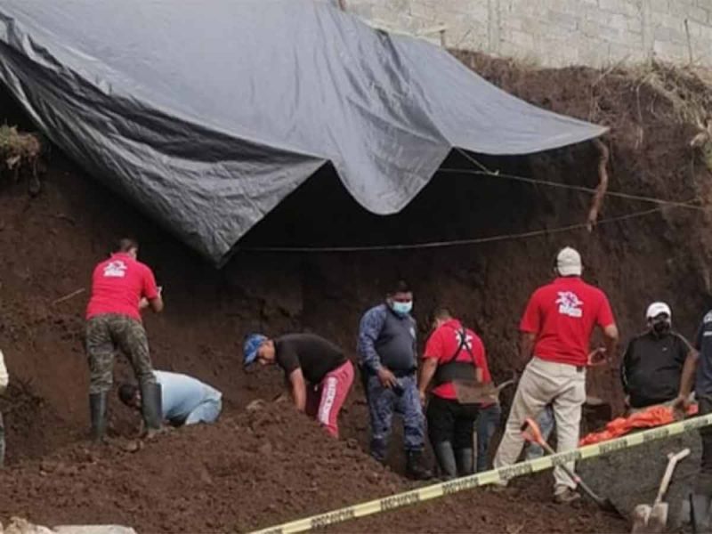 Fallecen dos albañiles sepultados por derrumbe en Hidalgo