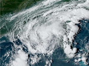 Tormenta tropical Mindy amenaza el norte de Florida