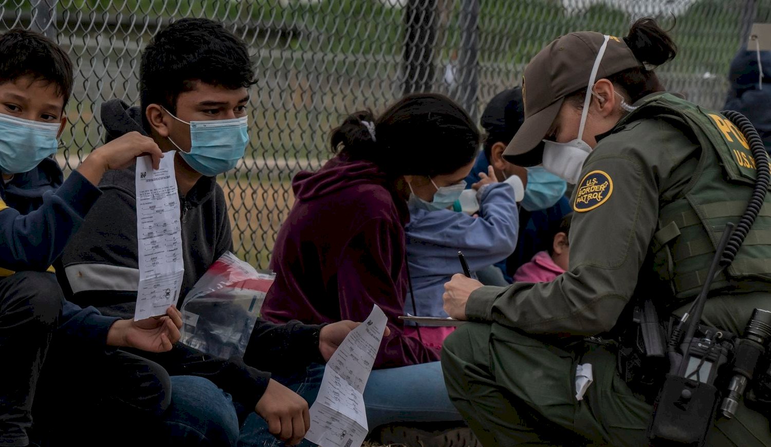 Rescatan a 126 migrantes dentro de un contenedor en Guatemala