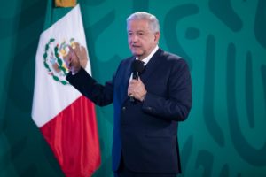 Gobierno federal seguirá con fórmula de austeridad, no corrupción y recaudación: AMLO