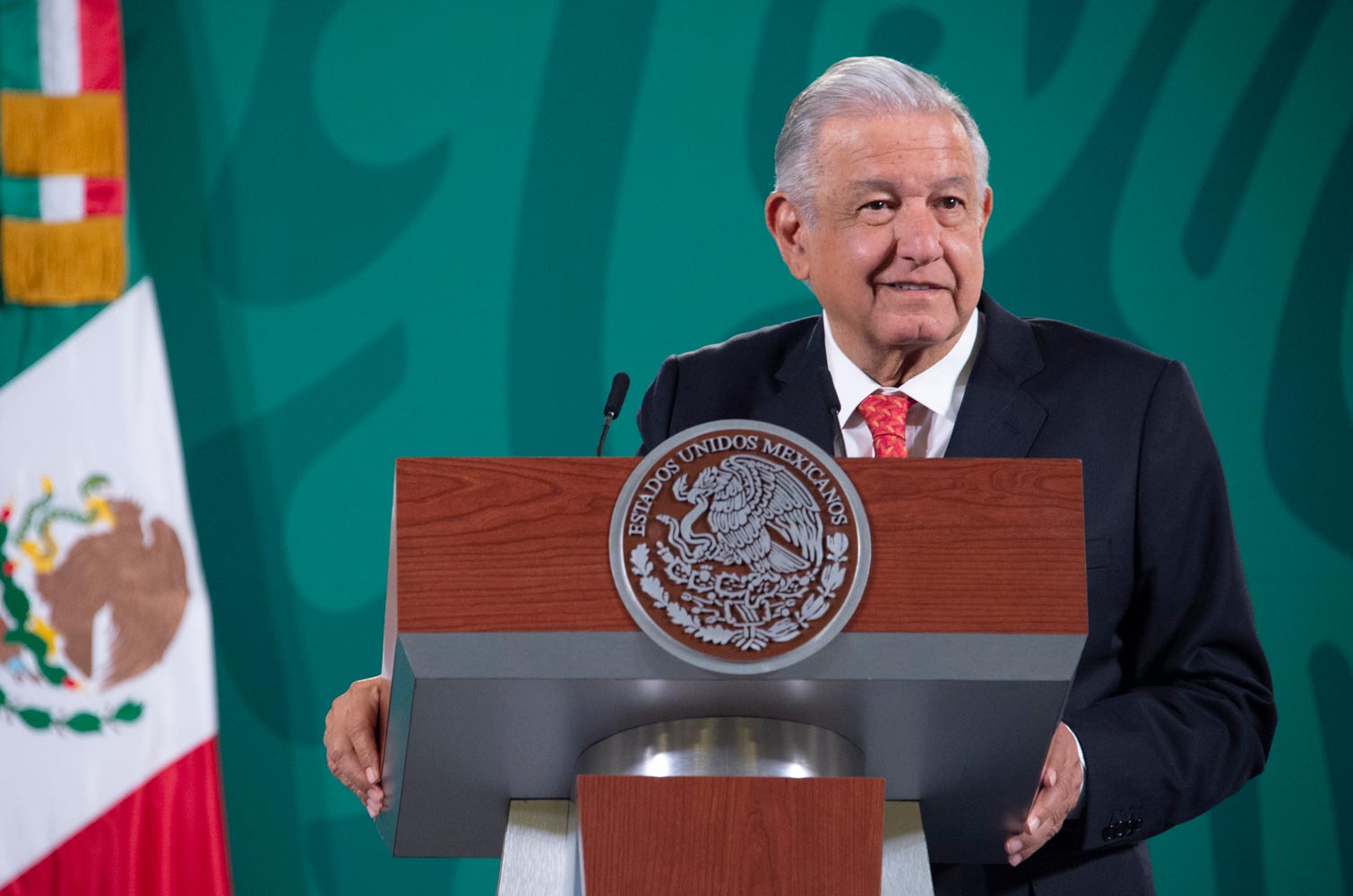 AMLO solicita a OMS avalar vacunas para facilitar movilidad internacional