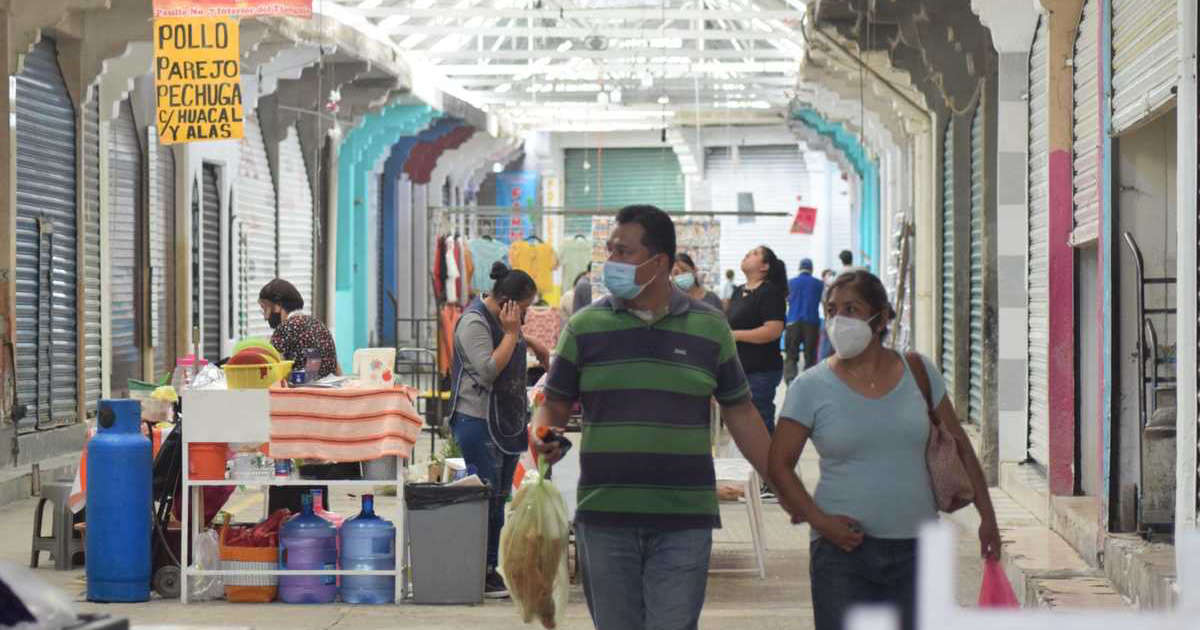 Comerciantes de Tula impiden instalación de carpa artesanal foránea