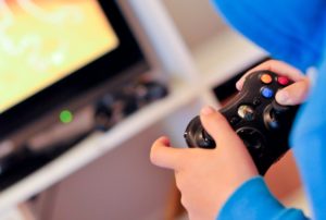 Aguas con la trata de personas a través de redes sociales y videojuegos