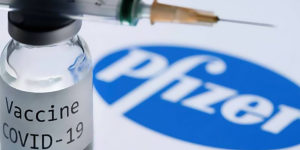 Agencia Europea de Medicamentos aprueba tercera vacuna Pfizer para adultos