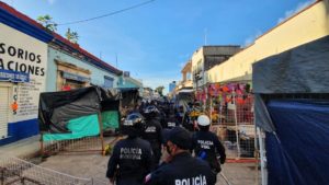 Desalojo de ambulantes en Oaxaca deja civiles intoxicados