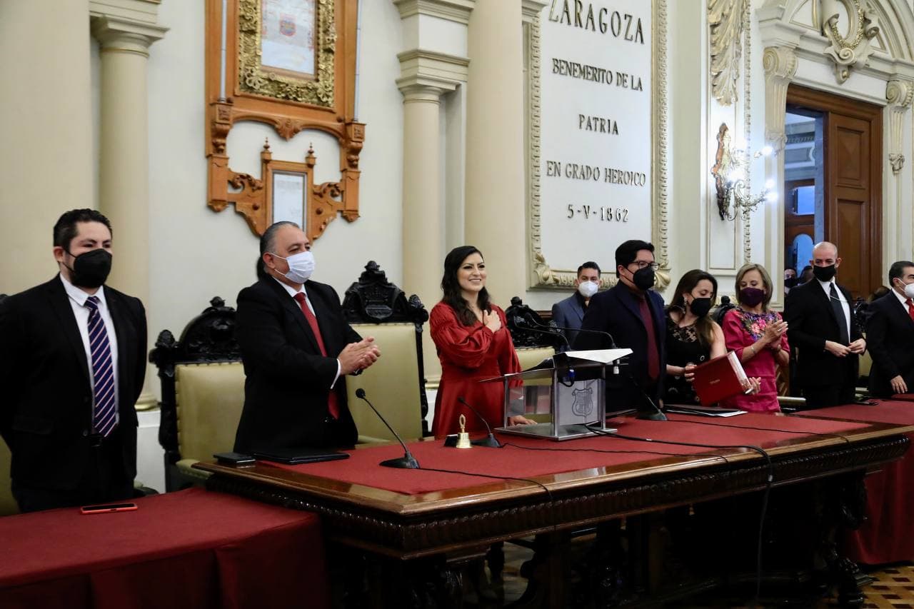 Claudia Rivera Vivanco rinde su tercer informe de gobierno ante Cabildo