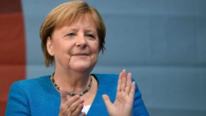 Angela Merkel exhorta vacunarse ante nueva ola en Alemania