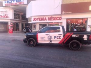 Ladrón se hace pasar por cliente en joyería y se lleva más de 500 mil pesos