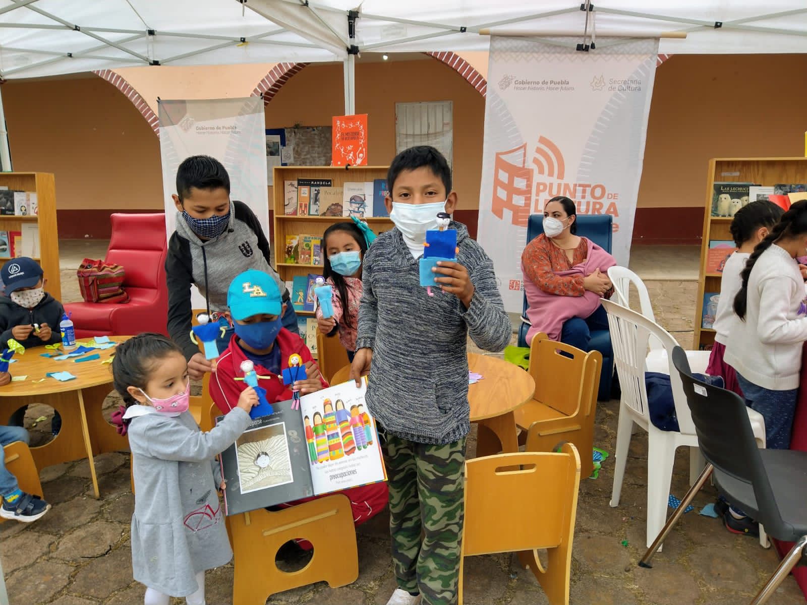En Zacatlán fomentamos la lectura en diferentes comunidades: Pepe Márquez