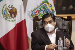 Personas no vacunadas contra Covid no podrán ingresar a lugares públicos en Puebla