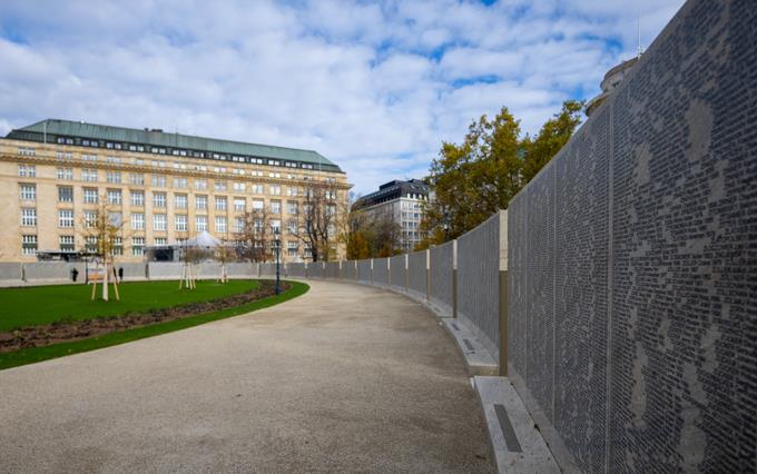 Inauguran memorial para conmemorar a judíos asesinados por los nazis en Austria