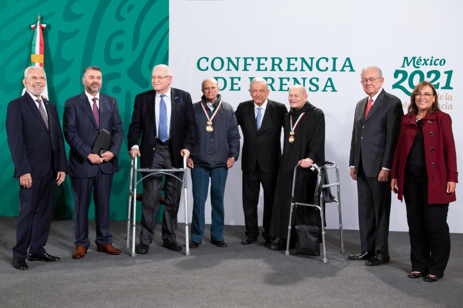 AMLO entrega Premios Nacionales de Ingeniería y de Arquitectura 2020