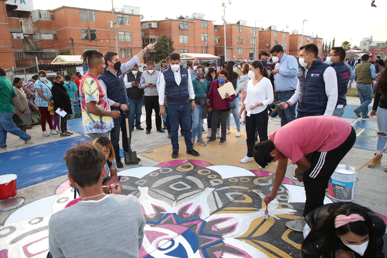 Suman esfuerzos habitantes de San Aparicio con Eduardo Rivera Pérez