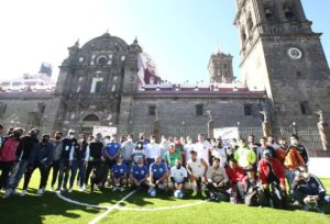 Eduardo Rivera Pérez inaugura el torneo street soccer