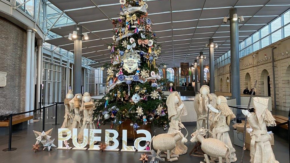 Con exposición fotográfica, turistas que visitan el vaticano podrán conocer el esplendor de Puebla