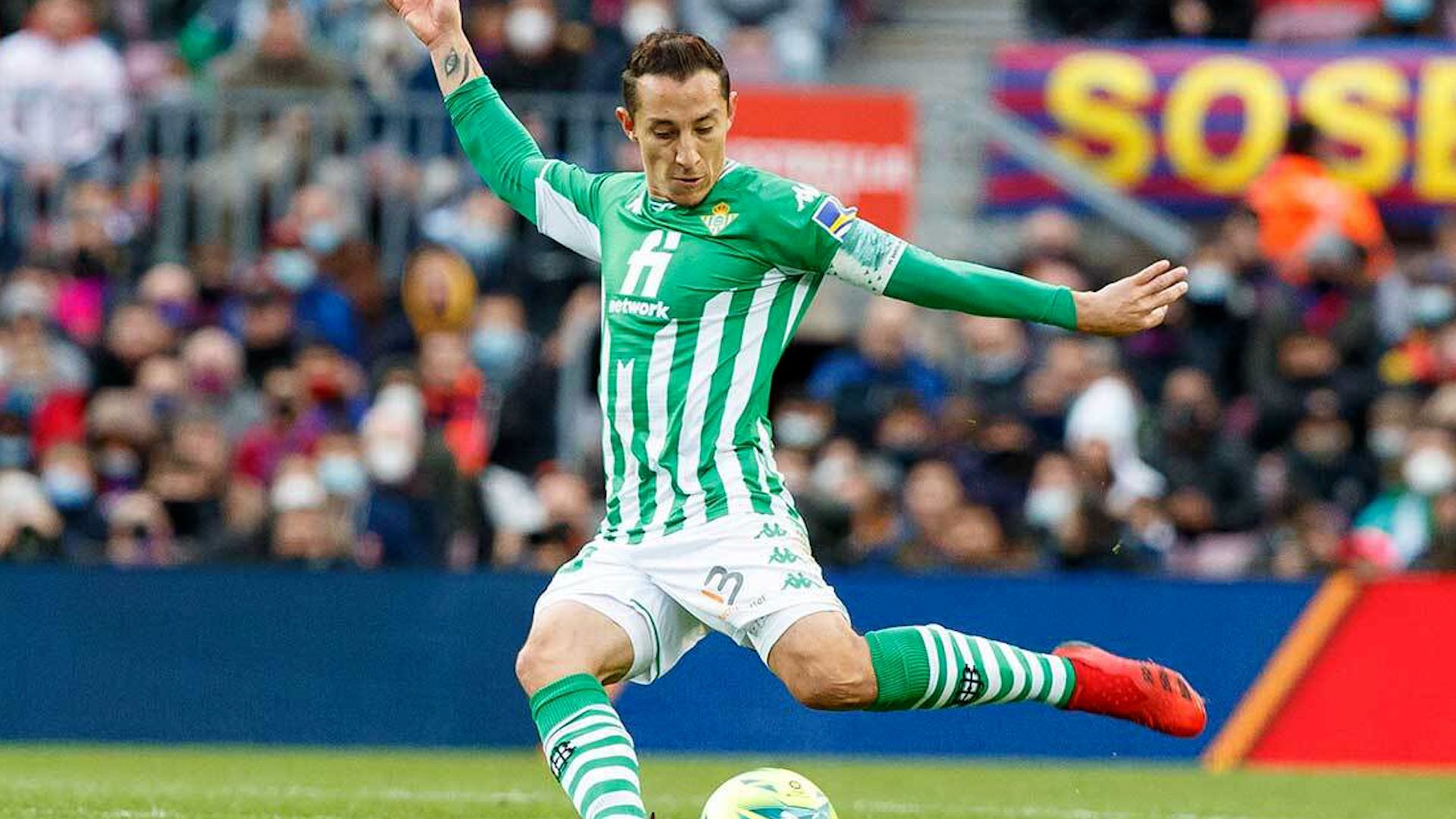 Betis renueva por un año más a Andrés Guardado