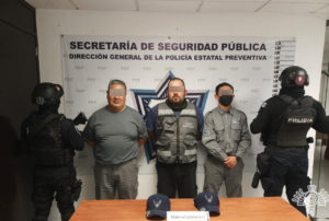 Por presunta usurpación de funciones, Policía Estatal detiene a tres hombres