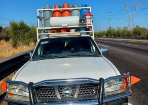 Cae con 50 tanques de gas LP en la autopista México-Puebla