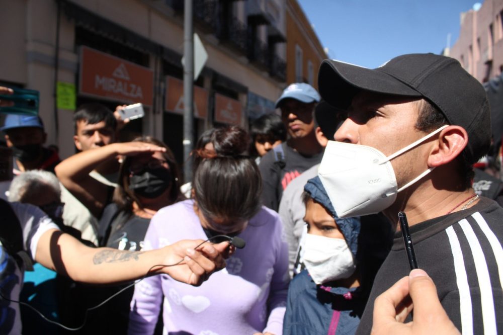 Protestan ambulantes contra operativo en el Centro Histórico