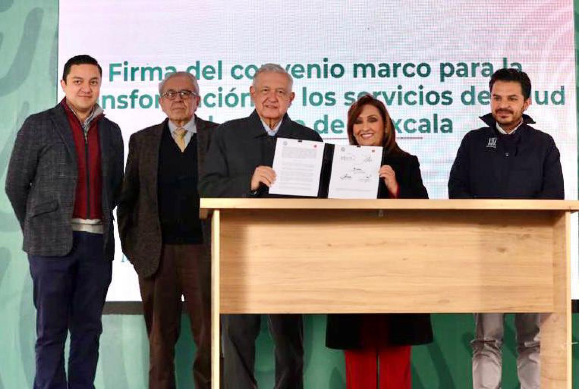 AMLO firma convenio en Tlaxcala para transformar los servicios de salud