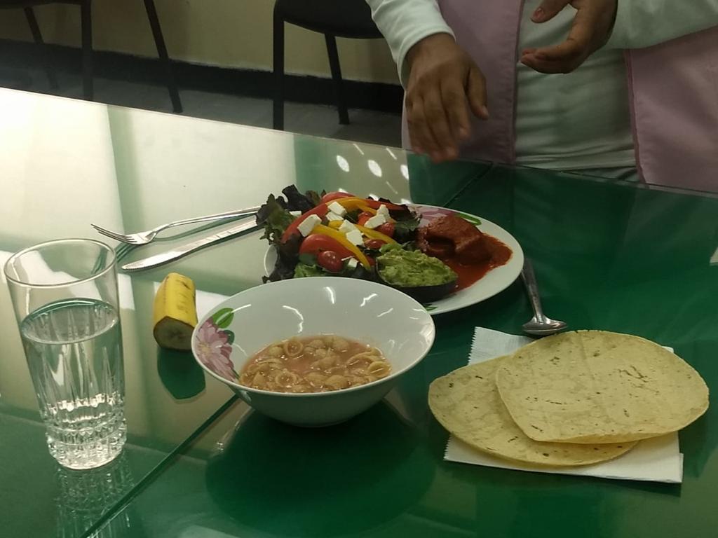 Recomienda IMSS Puebla seguir medidas nutricionales para evitar subir de peso